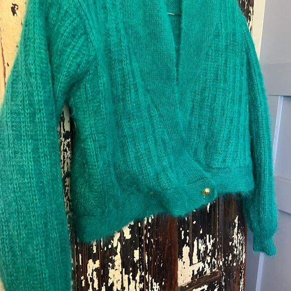 Vintage Hand Loom John Bull crop wool Sweater w gold button accent. Women’s Med. - Picture 3 of 8